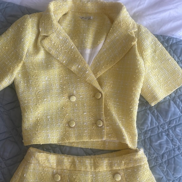 Barbie yellow short and jacket set - Picture 3 of 8